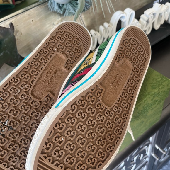 Size 10 Authentic Gucci shoes with box - Picture 5 of 5